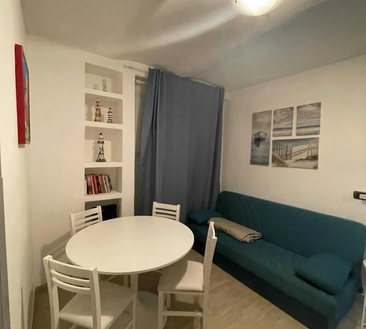 Ippocampo Apartment Lido di Ostia 0*,  Italy